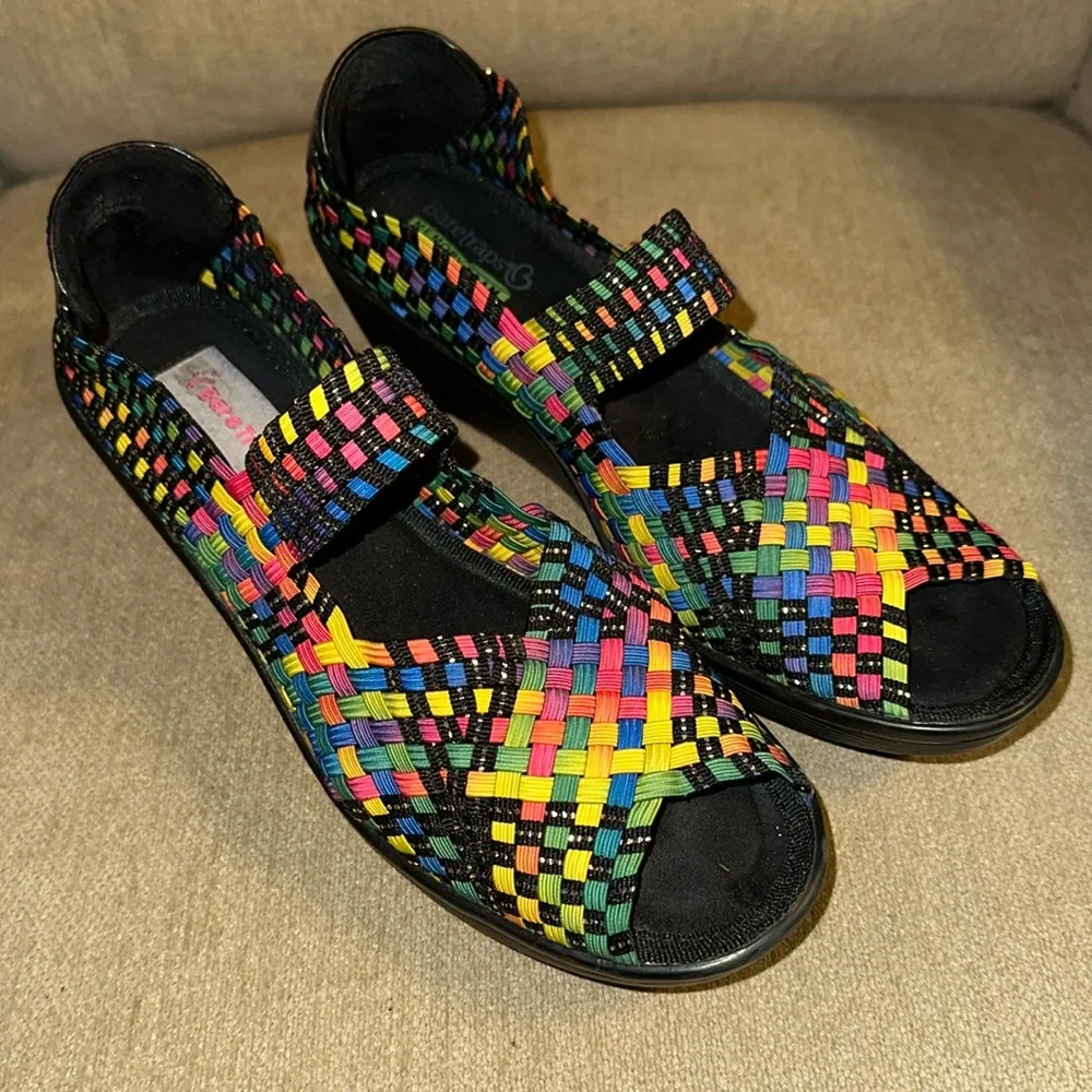 BARE TRAPS Women’s Memory Foam Umma Wedge Heel Rainbow Woven Sandal Size 8.5